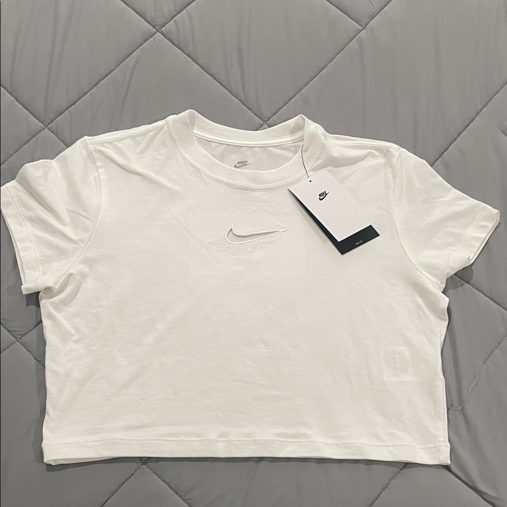 Nike Sportswear Women's Chill Knit Floral Cut Out White Crop T-Shirt SZ M